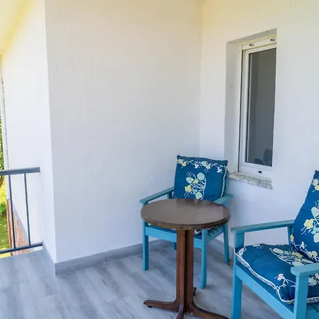 Preciosa En Nava * Sienra