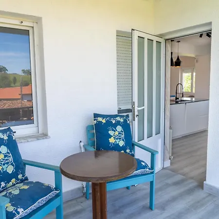 Preciosa En Nava Сasa de vacaciones